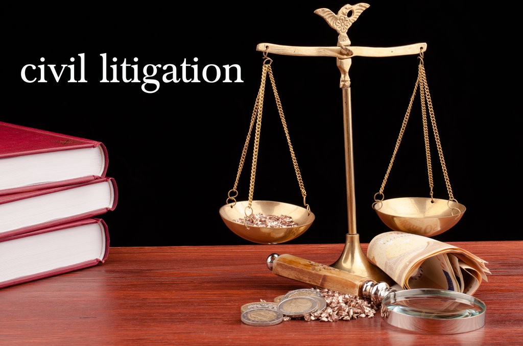 How Does a Civil Litigation Lawyer Represent Clients?